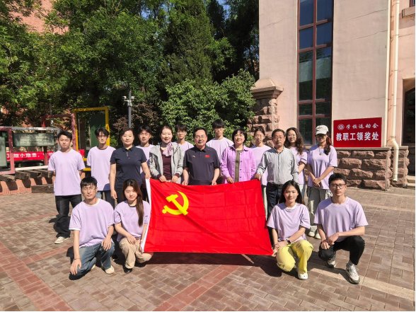 暖心“为民”办实事 党员护航运动会-